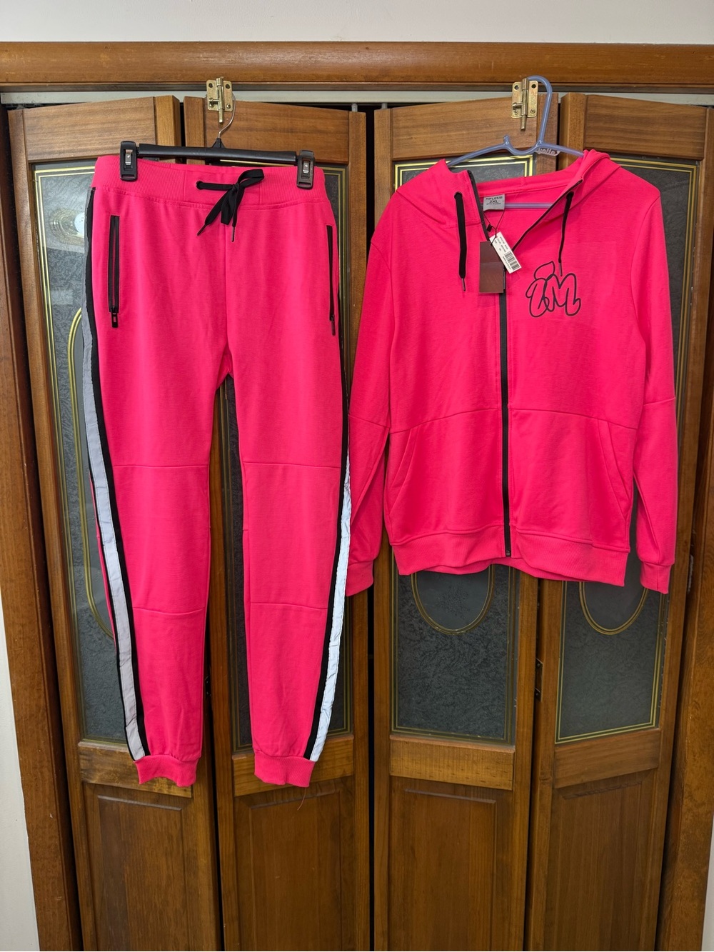 RIFLESSI Ladies Neon Pink Zip-Up Hoodie & Track Pants Set. BRAND NEW